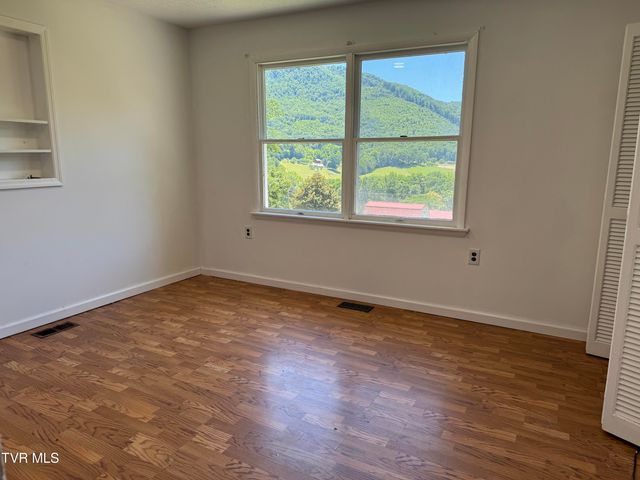 213 Yose Drive, Duffield, VA 24244