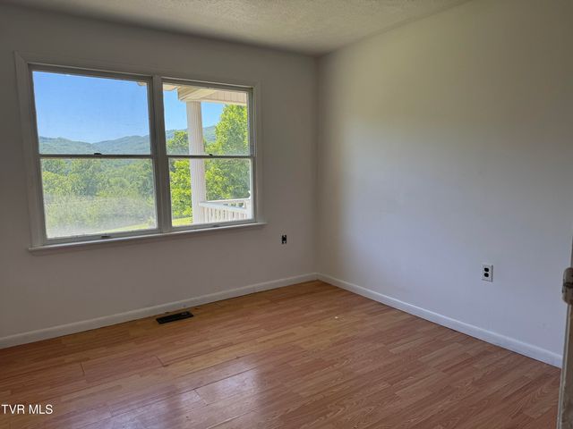 213 Yose Drive, Duffield, VA 24244