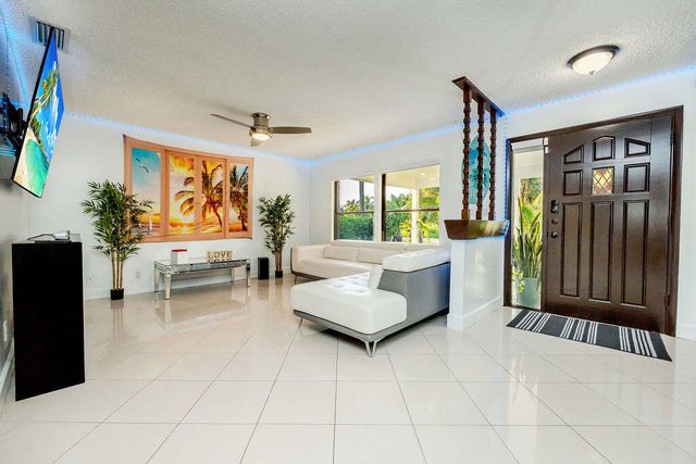 2024 PALMETTO Road, West Palm Beach, FL 33406