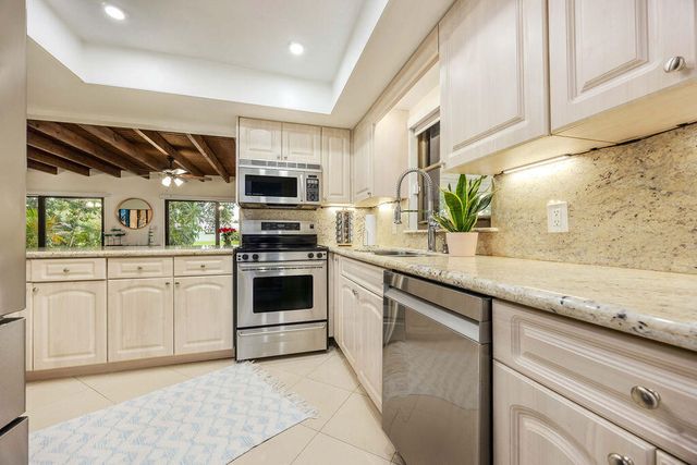 2024 PALMETTO Road, West Palm Beach, FL 33406