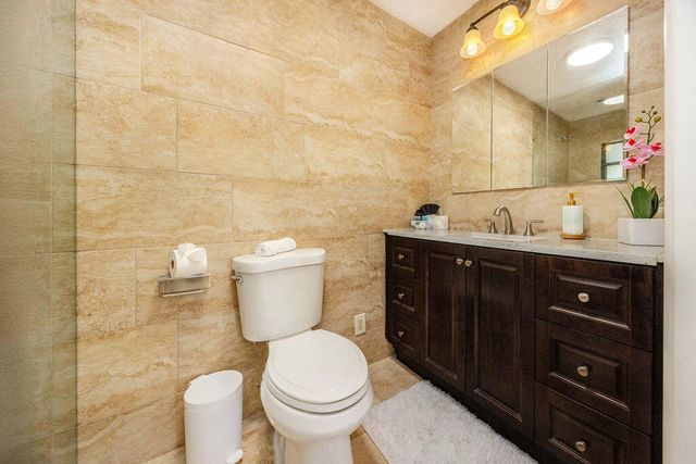 2024 PALMETTO Road, West Palm Beach, FL 33406