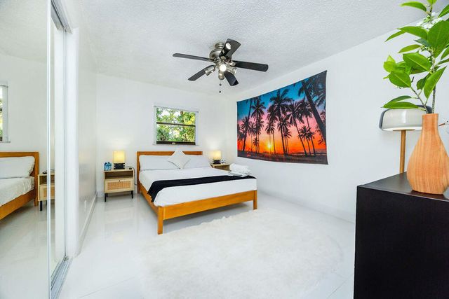 2024 PALMETTO Road, West Palm Beach, FL 33406