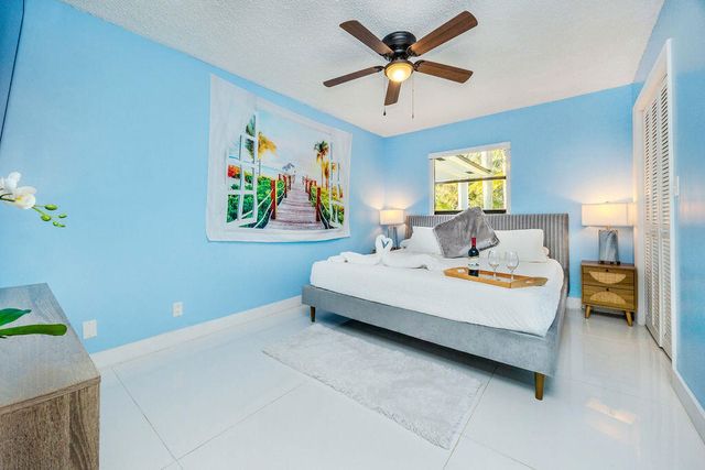 2024 PALMETTO Road, West Palm Beach, FL 33406