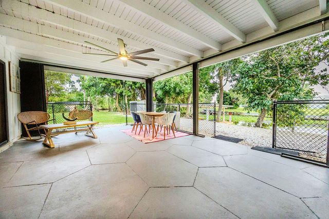 2024 PALMETTO Road, West Palm Beach, FL 33406