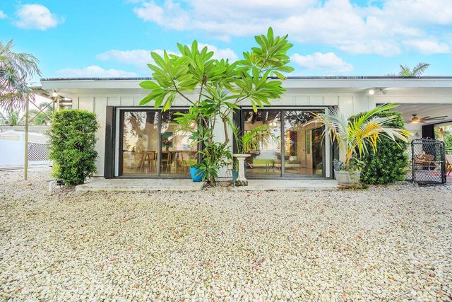 2024 PALMETTO Road, West Palm Beach, FL 33406
