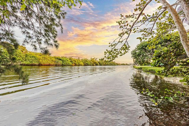2024 PALMETTO Road, West Palm Beach, FL 33406