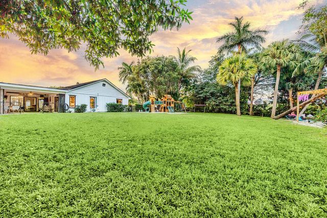 2024 PALMETTO Road, West Palm Beach, FL 33406