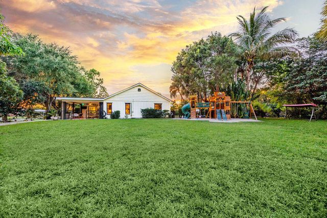 2024 PALMETTO Road, West Palm Beach, FL 33406