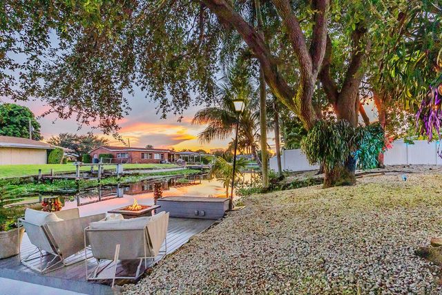 2024 PALMETTO Road, West Palm Beach, FL 33406