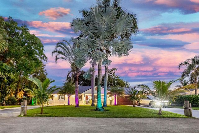 2024 PALMETTO Road, West Palm Beach, FL 33406