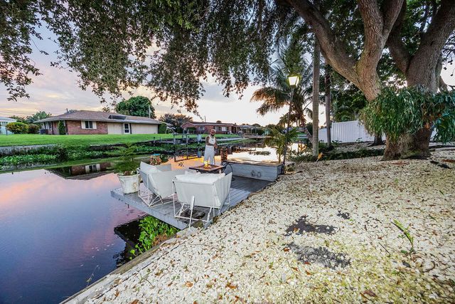 2024 PALMETTO Road, West Palm Beach, FL 33406