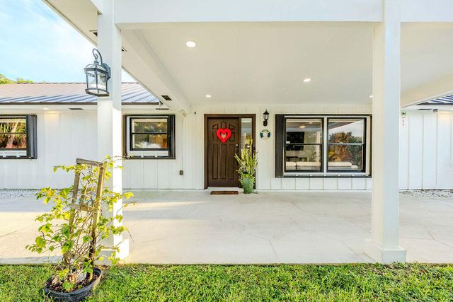 2024 PALMETTO Road, West Palm Beach, FL 33406