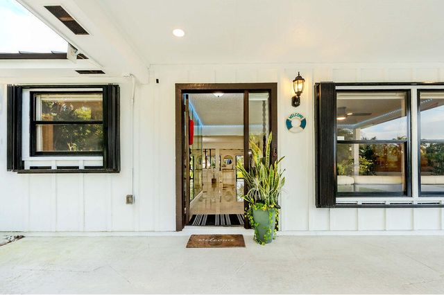 2024 PALMETTO Road, West Palm Beach, FL 33406