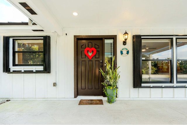2024 PALMETTO Road, West Palm Beach, FL 33406
