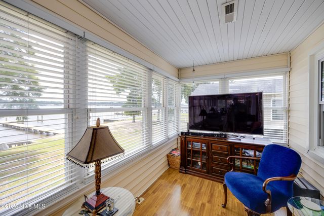 22 Oak Point Road, Chocowinity, NC 27817
