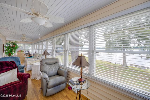 22 Oak Point Road, Chocowinity, NC 27817