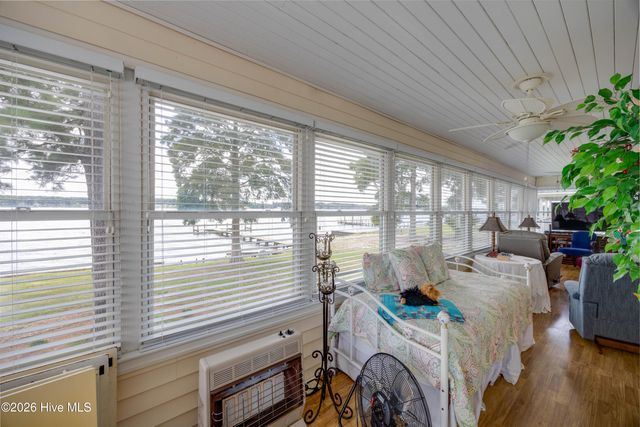 22 Oak Point Road, Chocowinity, NC 27817
