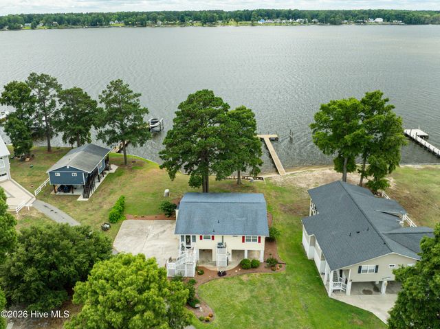 22 Oak Point Road, Chocowinity, NC 27817