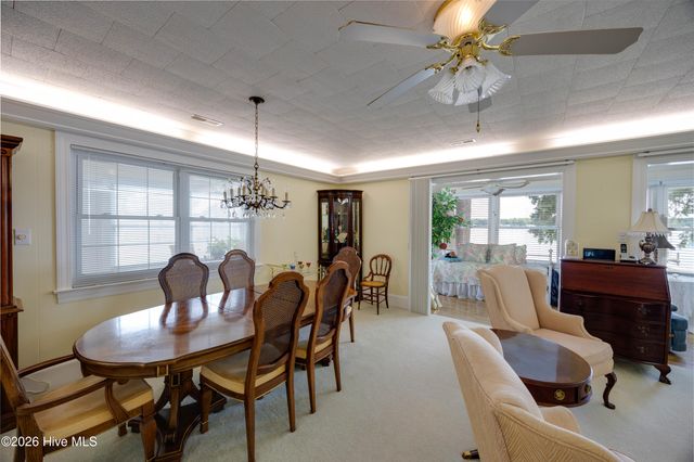 22 Oak Point Road, Chocowinity, NC 27817
