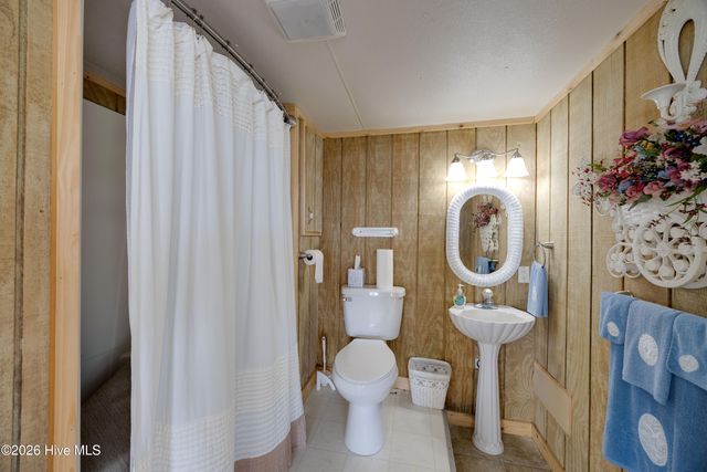 22 Oak Point Road, Chocowinity, NC 27817