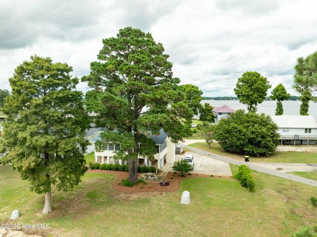 22 Oak Point Road, Chocowinity, NC 27817