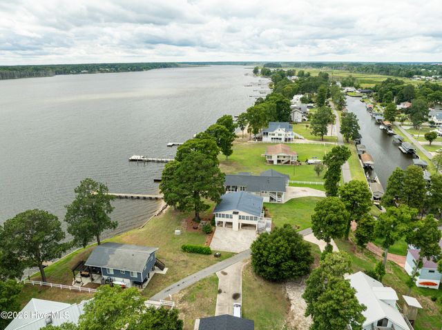 22 Oak Point Road, Chocowinity, NC 27817