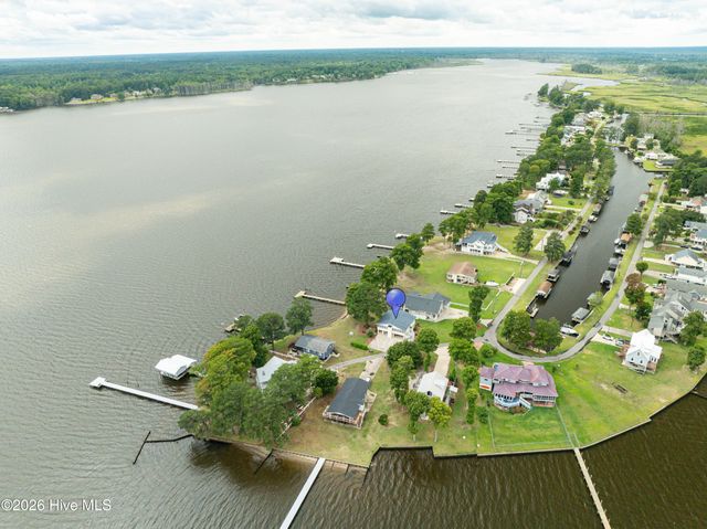 22 Oak Point Road, Chocowinity, NC 27817