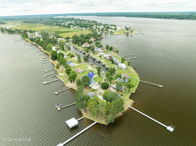 22 Oak Point Road, Chocowinity, NC 27817