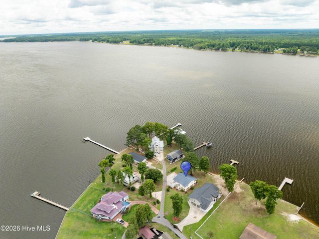 22 Oak Point Road, Chocowinity, NC 27817