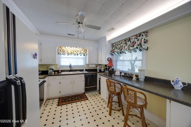 22 Oak Point Road, Chocowinity, NC 27817