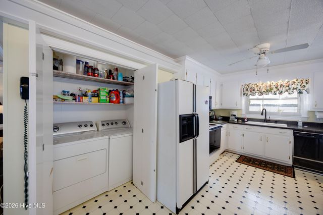 22 Oak Point Road, Chocowinity, NC 27817