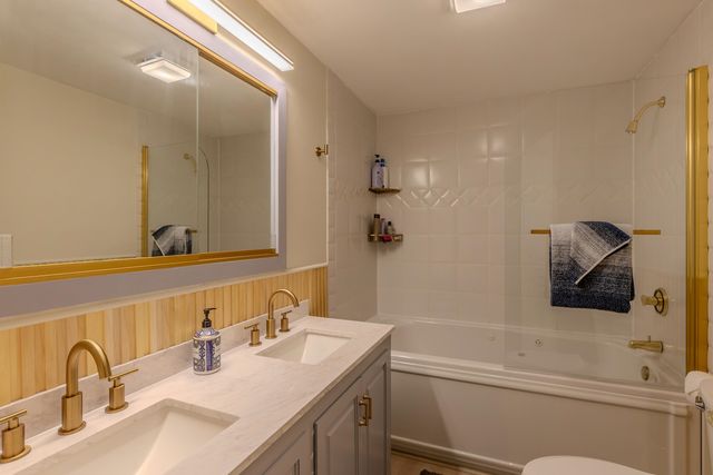 157 Old Sawmill Road, Londonderry, VT 05148