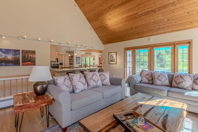 157 Old Sawmill Road, Londonderry, VT 05148