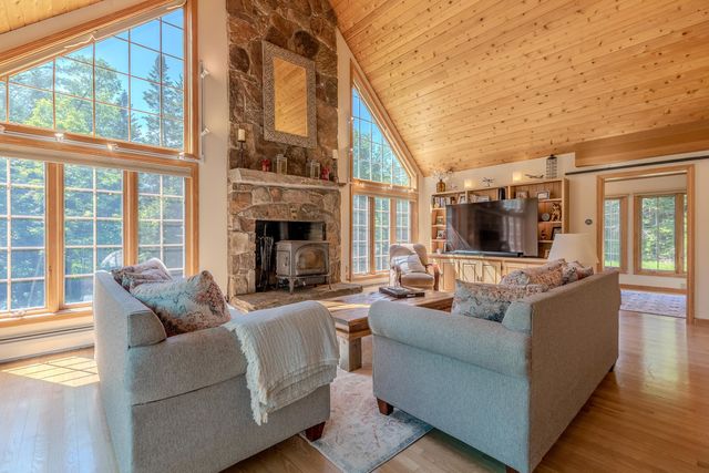 157 Old Sawmill Road, Londonderry, VT 05148