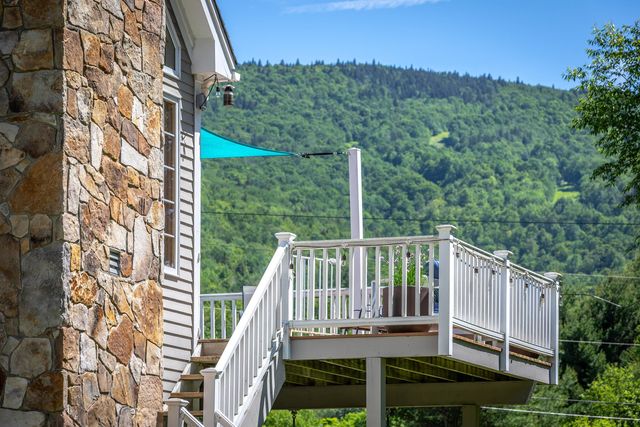 157 Old Sawmill Road, Londonderry, VT 05148
