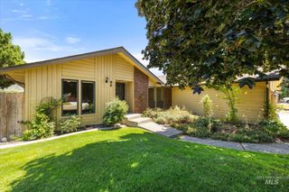 86 S Andrew St, Nampa, ID 83651