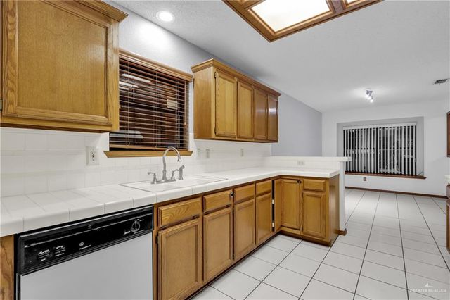 7504 N 21st Street, Mcallen, TX 78504