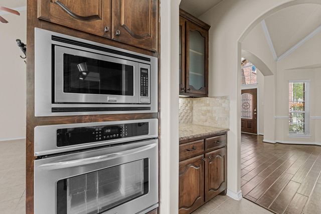 20698 Oakhurst Meadows Drive, Porter, TX 77365