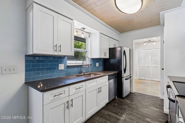 1207 14TH Street N, Jacksonville Beach, FL 32250