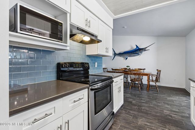 1207 14TH Street N, Jacksonville Beach, FL 32250