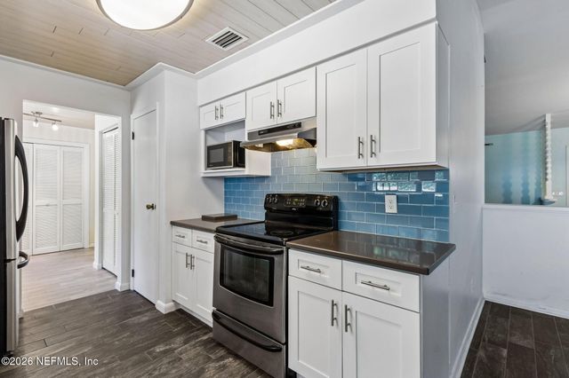 1207 14TH Street N, Jacksonville Beach, FL 32250