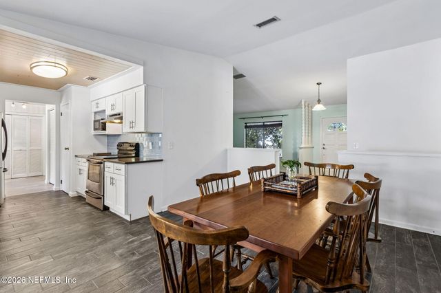 1207 14TH Street N, Jacksonville Beach, FL 32250