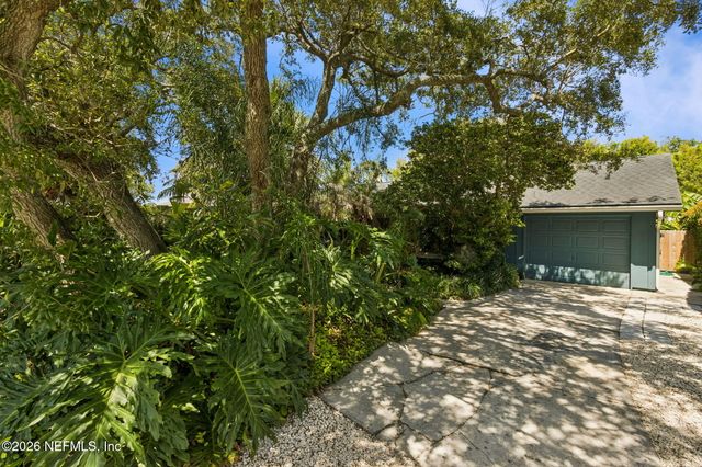 1207 14TH Street N, Jacksonville Beach, FL 32250