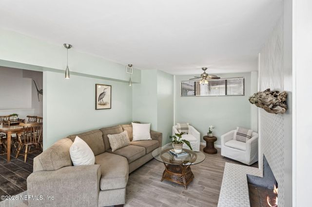 1207 14TH Street N, Jacksonville Beach, FL 32250