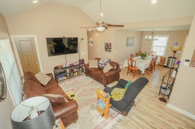 451 James Whitefield Rd, Bethpage, TN 37022