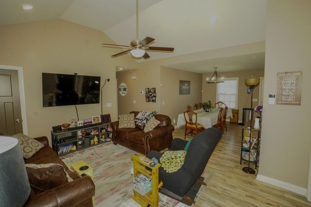 451 James Whitefield Rd, Bethpage, TN 37022