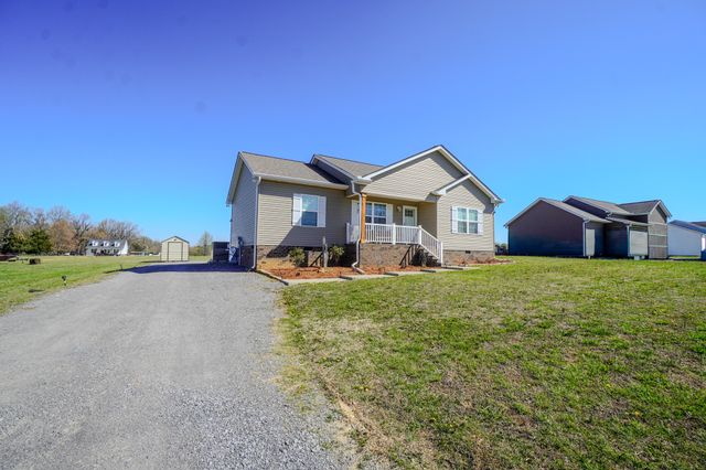 451 James Whitefield Rd, Bethpage, TN 37022
