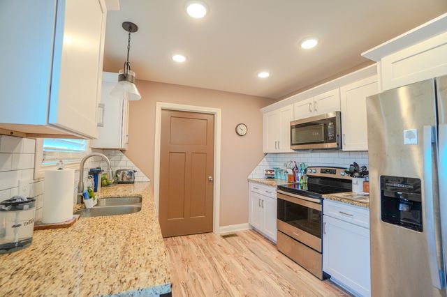 451 James Whitefield Rd, Bethpage, TN 37022
