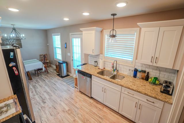 451 James Whitefield Rd, Bethpage, TN 37022