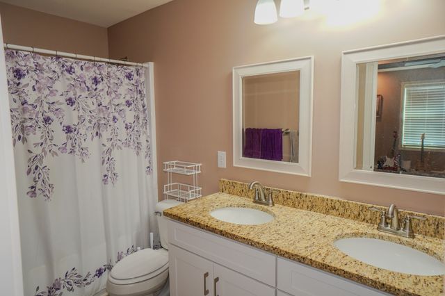 451 James Whitefield Rd, Bethpage, TN 37022